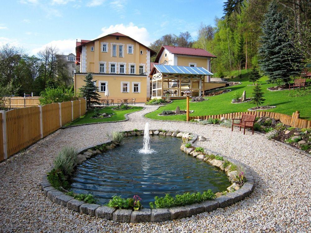 Boutique Hotel Swisshouse マリアーンスケー・ラーズニェ エクステリア 写真