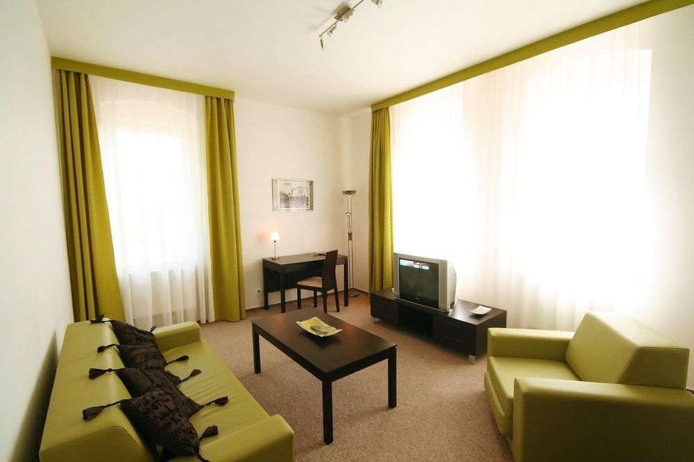 Boutique Hotel Swisshouse マリアーンスケー・ラーズニェ エクステリア 写真