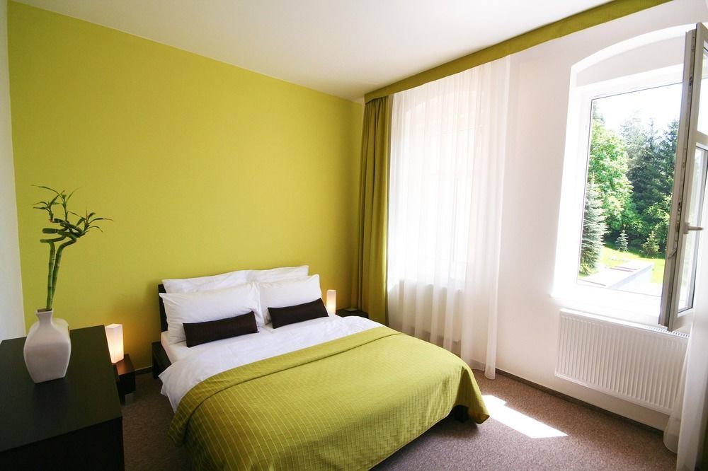 Boutique Hotel Swisshouse マリアーンスケー・ラーズニェ エクステリア 写真