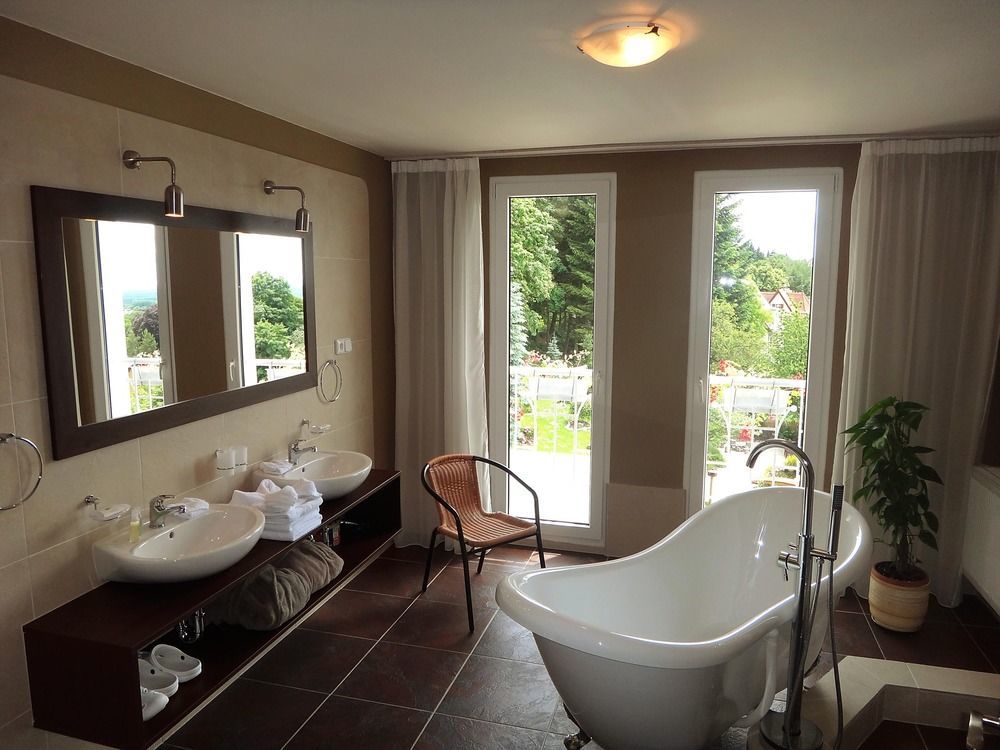 Boutique Hotel Swisshouse マリアーンスケー・ラーズニェ エクステリア 写真