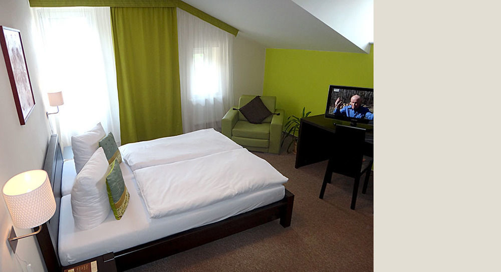 Boutique Hotel Swisshouse マリアーンスケー・ラーズニェ エクステリア 写真