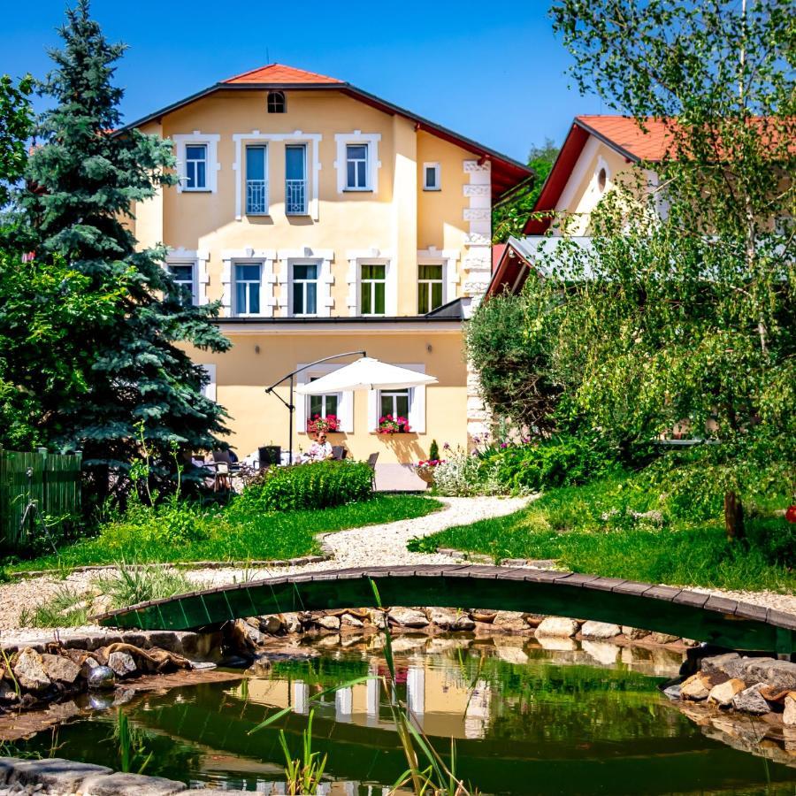 Boutique Hotel Swisshouse マリアーンスケー・ラーズニェ エクステリア 写真
